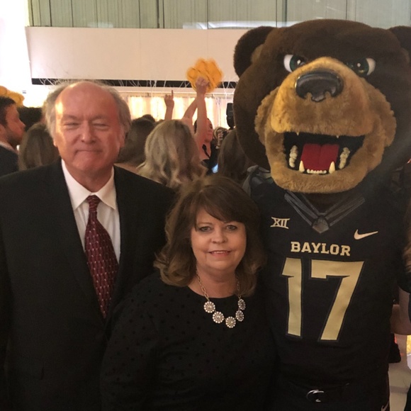 Meet your Posher, Julie - Picture 1 of 1